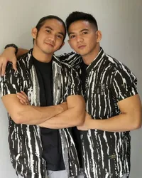 Sering Tuai Cibiran Netizen, 8 Potret Kompak Rizki Ridho 2R yang Kini Ramai Disanjung Netizen:Makin Tampan dan Meresahkan