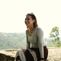 Serunya Indah Permatasari Liburan ke Baubau Sulawesi Bareng Naka, Jelajah Alam - Arie Kriting Galau