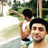 Jalan-Jalan Seru Rohit & Saurav di Singapura, Gila Selfie Abis!