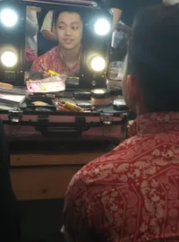 Sesi Foto 'BTS' Anak Artis, Dari Gaya Kece Sampai Sandal Jepit