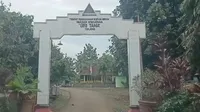 Setelah 24 Tahun, Seperti Ini 7 Potret Makam Kasino Warkop DKI yang Tetap Bersih & Terjaga