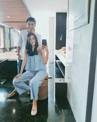 Setelah Thailand, Raditya Dika & Anissa Aziza Kunjungi Pulau Bali