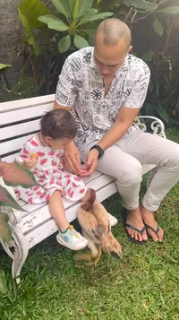 Si Imut Pemberani, Potret Djiwa Putri Nadine Chandrawinata Belajar Pegang Ayam Hingga Gecko