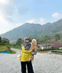 Siblings Goals! Intip Potret Kompak Zaskia dan Shireen Sungkar - Telponan Setiap Pagi hingga Disuapin Makan