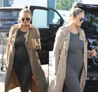 Sibuk Belanja & Asuh Anak, Chrissy Teigen Tetap Cantik Saat Hamil