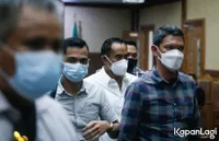 Potret Sidang Kedua Nia Ramadhani - Ardi Bakrie, Kompak Irit Bicara - Tenang Hadapi Sidang