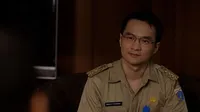 Simak Keseruan Scene Ngantor di Film 'JOKOWI ADALAH KITA'