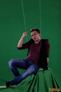 Single Baru Siap Meluncur, Ariel NOAH Malah Digantung?