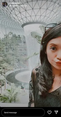 Single Mom di Usia Muda, Intip 7 Potret Keseruan Vinessa Inez Liburan ke Singapura Bersama Sang Anak