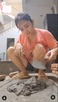 Single Mom Mandiri! 8 Potret Mawar AFI yang Tetap Cantik Saat Ngaduk Semen - Netizen: Aku Siap Jadi Tukangmu