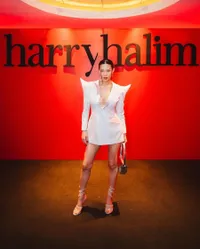 Slay! 7 Potret Patria Gouw Hadiri Pagelaran Busana Harry Halim, Tetap Langsing Usai Melahirkan Curi Perhatian