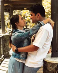 Sneak Peek Foto Prewedding Rizky Alatas & Adzana Bing Slamet