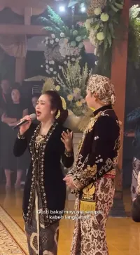 Soimah Bawakan Lagu 'Tembang Donga' di Pernikahan Aksa, Wujud Doa Restu dari Ibu