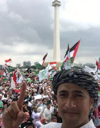 Solidaritas Tinggi, 8 Seleb Ini Ikut Aksi Bela Palestina di Monas