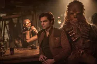 SOLO: A STAR WARS STORY Sajikan Kisah Hans Solo Muda yang Rebel