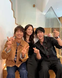 Song Joong Ki Izinkan Istri Minum Bareng Teman Lawan Jenis, Asal...