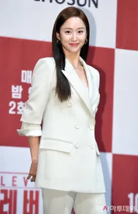 Sosok Jeon Hye Bin: Ngaku Oplas, Mantan Pacar Lee Jun Ki, Hingga Menikah di Bali