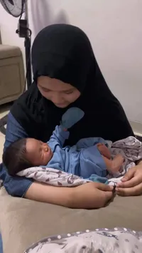 Starla Ditemani Inara Rusli Jenguk Baby Perfexio Anak Virgoun dan Lindi Fitryana