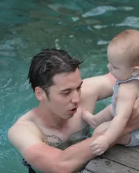 Stefan William Ajak Anak Berenang Bersama, Lihat Keseruan Mereka!
