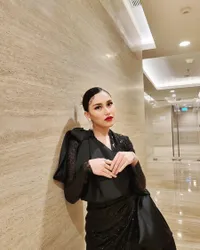 Style Casual Ayu Ting-Ting dalam Kesehariannya, Jauh dari Kata Glamor - Gayanya Santai Banget Bak Idol K-Pop