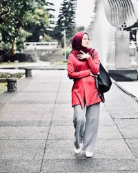 Stylish dan Kece, OOTD Hijab Ala Zee Zee Shahab!