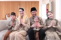Suami-Istri Super Sibuk, 8 Potret Arumi Bachsin & Emil Dardak yang Tetap Punya Quality Time Sama Keluarga