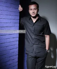 Suami Idaman Para Istri! Inilah 8 Potret Nicholas Saputra 'SAYAP - SAYAP PATAH'