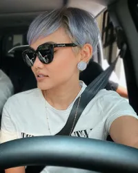 Sudah 5 Tahun Lepas Hijab dan Sempat Tuai Kontroversi, Ini 11 Potret Rina Nose dengan Beragam Gaya Rambut - Konsisten Bergaya Agnez Mo