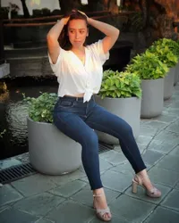 Sudah Berusia 35 Tahun, Ini 5 Potret Cantik Alexandra Gottardo yang Mirip Gadis Umur Kepala 2