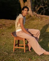 Sudah Ganteng Kayak Model Pro, Potret Eddy Meijer Putra Maudy Koesnaedi di Pemotretan Terbaru