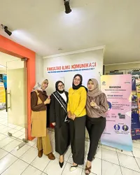 Sudah Jadi Istri, Simak 8 Potret Nabila LIDA Tetap Mampu Selesaikan Kuliah - Resmi Sandang Gelar Sarjana