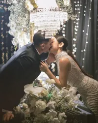 Sudah Jadi Suami Istri, Intip 8 Potret Jessica Iskandar dan Vincent Verhaag Pamer Ciuman Mesra - Cinta Adalah Anugerah Tuhan