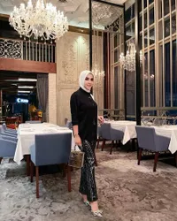 Sudah Kembali Jadi Sosialita Jakarta, Ini 7 Potret Syahrini Kumpul Bersama Bestie di Restoran Mewah - Sempat Pamer Kemesraan Bareng Reino Barack