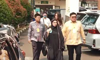 Sudah Lama Ingin Berpisah dari Aditya Zoni, 9 Potret Cantik Yasmin Ow Hadiri Sidang Cerai Perdana