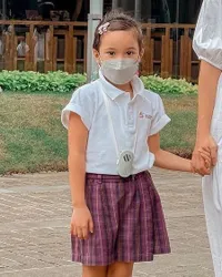 Sudah Masuk SD, Ini Foto-Foto Gempi Pakai Seragam Sekolah: Anak Gisella Anastasia dan Gading Marten Semakin Manis!