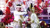 Sudah Sah, 8 Potret Putri Isnari Cium Tangan Suami - Pamer Cincin Kawin dan Buku Nikah 
