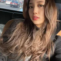 Sudah Terlahir Cantik, Intip Kumpulan Foto Suzy Dengan Messy Hairnya