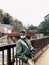 Suka Gaya Vintage Dan Retro? Outfit 90-an Ala Asahi Treasure Ini Siap Jadi Inspirasi Di Mood Board Fashion Kamu!