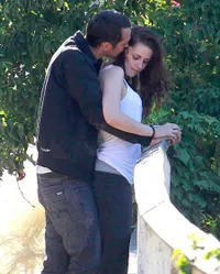 Terungkap! Foto-Foto Skandal Hollywood Yang Dipotret Paparazzi