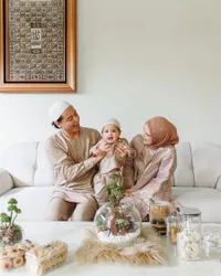 Super Gemas! Intip 9 Potret Baby Shaquille Makin Ganteng Pakai Baju Koko dan Peci - Netizen: Gemoy Banget