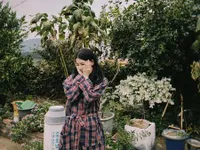 Suzy Foto Bareng Nenek, Bukti Cantiknya Gen Keluarga