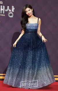 Suzy Sampai Park Bo Gum, Best Dressed di Acara Award Akhir Tahun