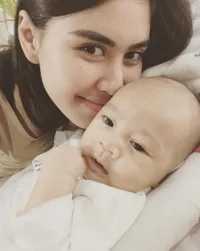 Syahnaz Sadiqah, Tante Cantik Perhatian Yang Cinta Anak-Anak
