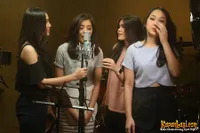 Syuting Klip Baru, Para Personel Blink Lepas Karakter Pribadi!