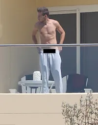 Saat Bagian Pribadi Liam Payne Nyaris Terlihat di Depan Umum