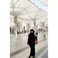 Saingi Syahrini, Megawati Prabowo Pose Heboh di Tanah Suci