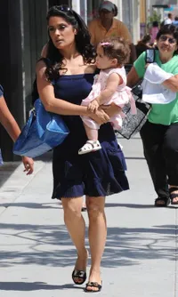 Salma Hayek Dan Valentina