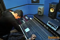 Sammy Simorangkir di Studio 8 Kebayoran Baru
