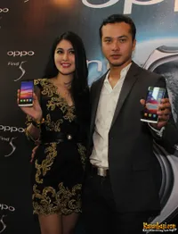 Sandra Dewi dan Nicholas Saputra Bicara Soal Gadget