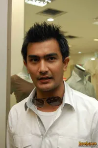 Sandy Syarif Istirahat Syuting